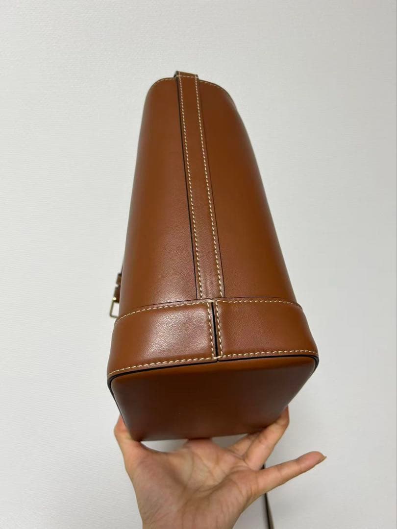 CELINE スモール バケット キュイル トリオンフ