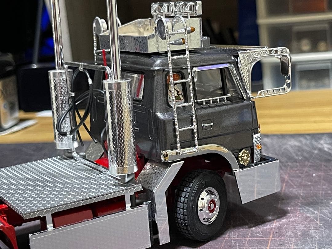 デコトラ‼️1/32 アオシマ製★トレーラーヘッド★完成品★