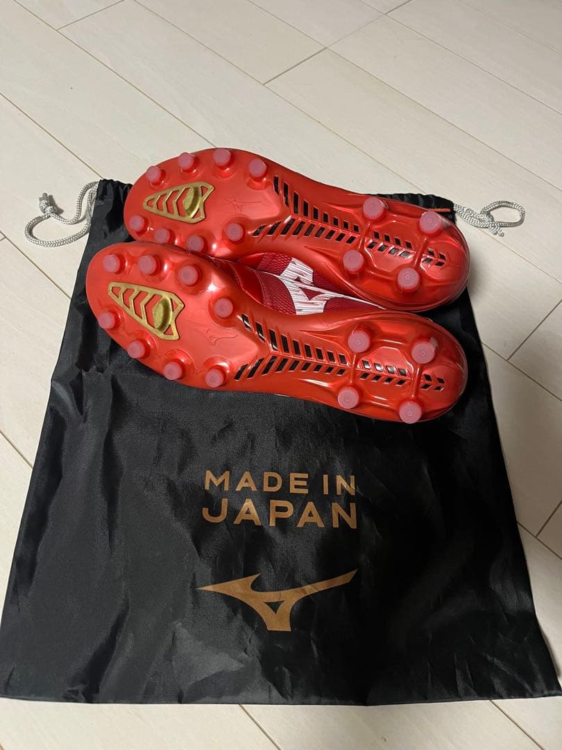 モレリア NEO 4β JAPAN ルビーレッド✕ホワイト 26.5cm