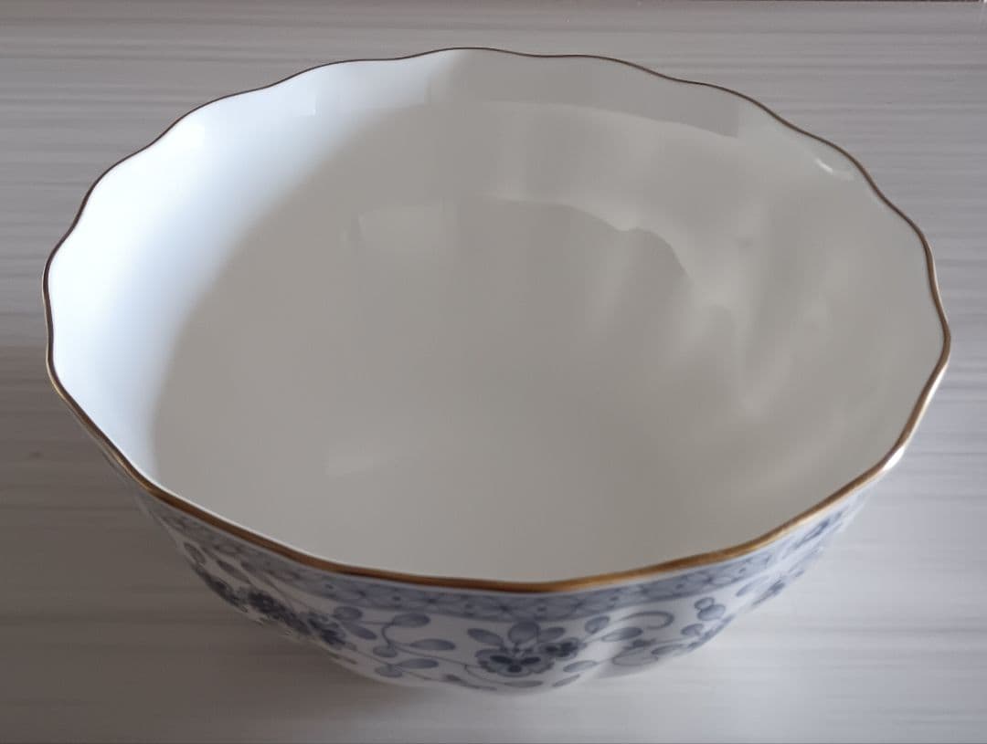 ナルミミラノ花柄陶器ボール三つセット