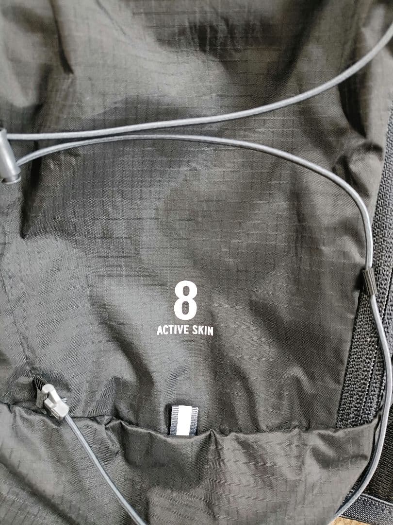 salomon ACTIVE SKIN 8 ブラック XS バックパック