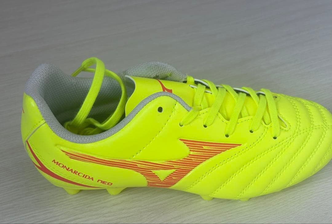 新品ミズノサッカースパイク⭐︎モナルシーダNE03 SELECT Jr 22.0c
