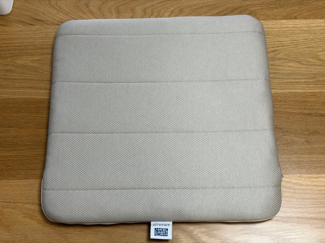 airweave エアウィーヴ クッション（ベージュ）