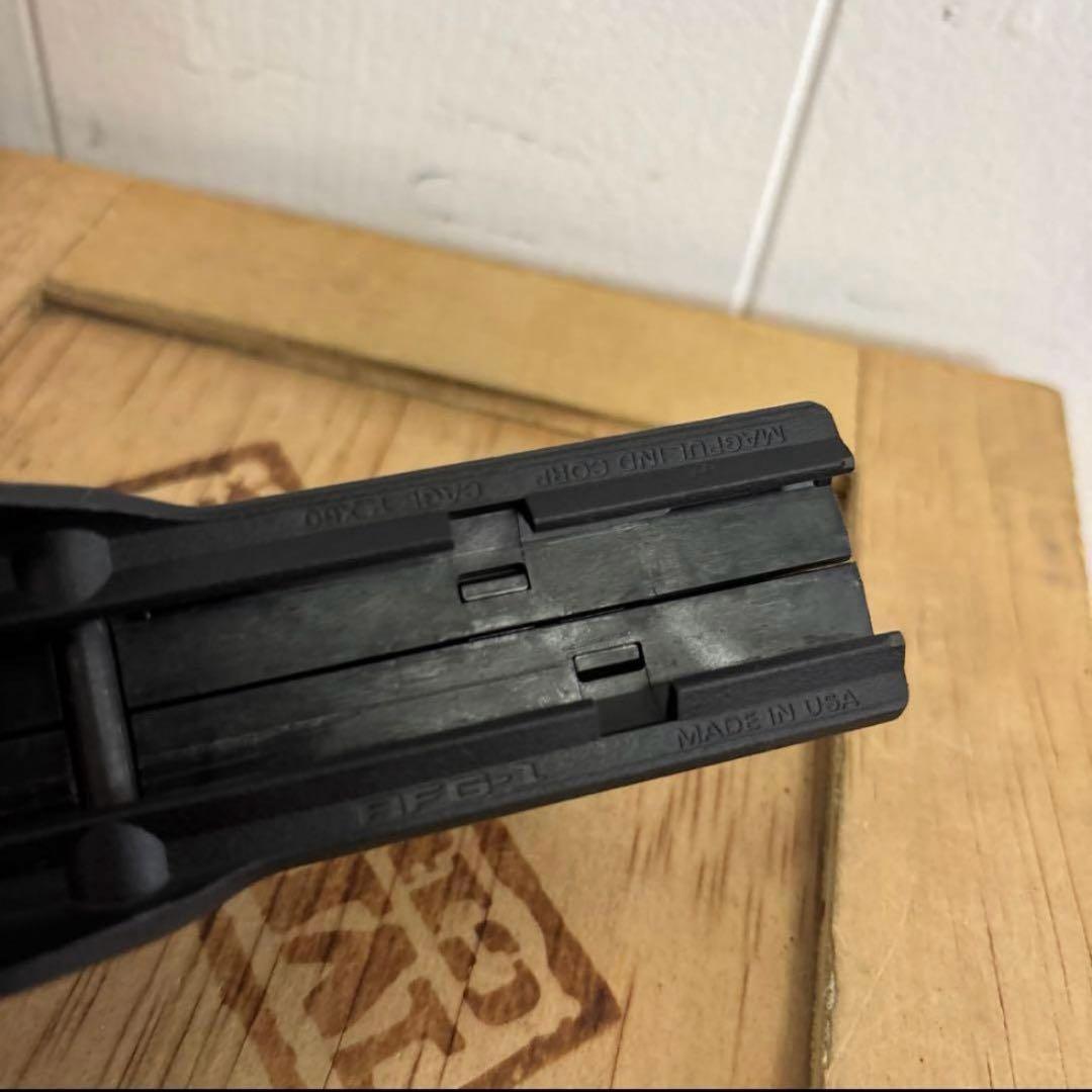 米軍　USA製 MAGPUL マグプル　アングルフォアグリップ AFG−1