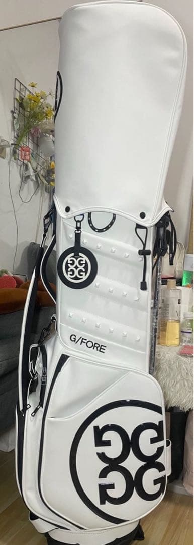 【即発送】 G/FOREジーフォア キャディバッグ スタンド型黒&白ゴルフバッグ
