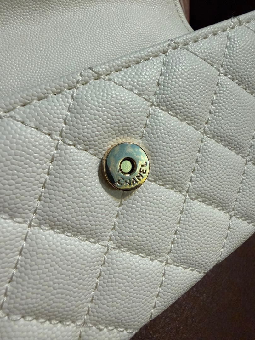 CHANEL ノベルティキルティングホワイトバッグ