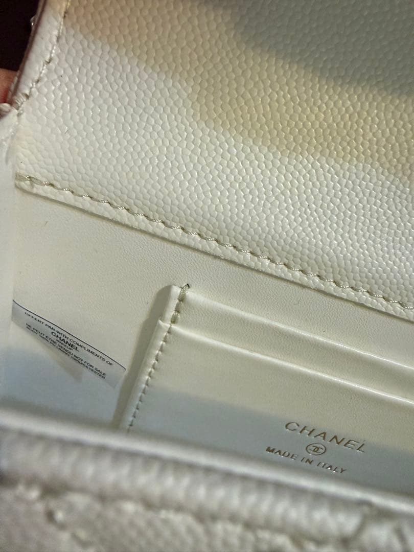CHANEL ノベルティキルティングホワイトバッグ
