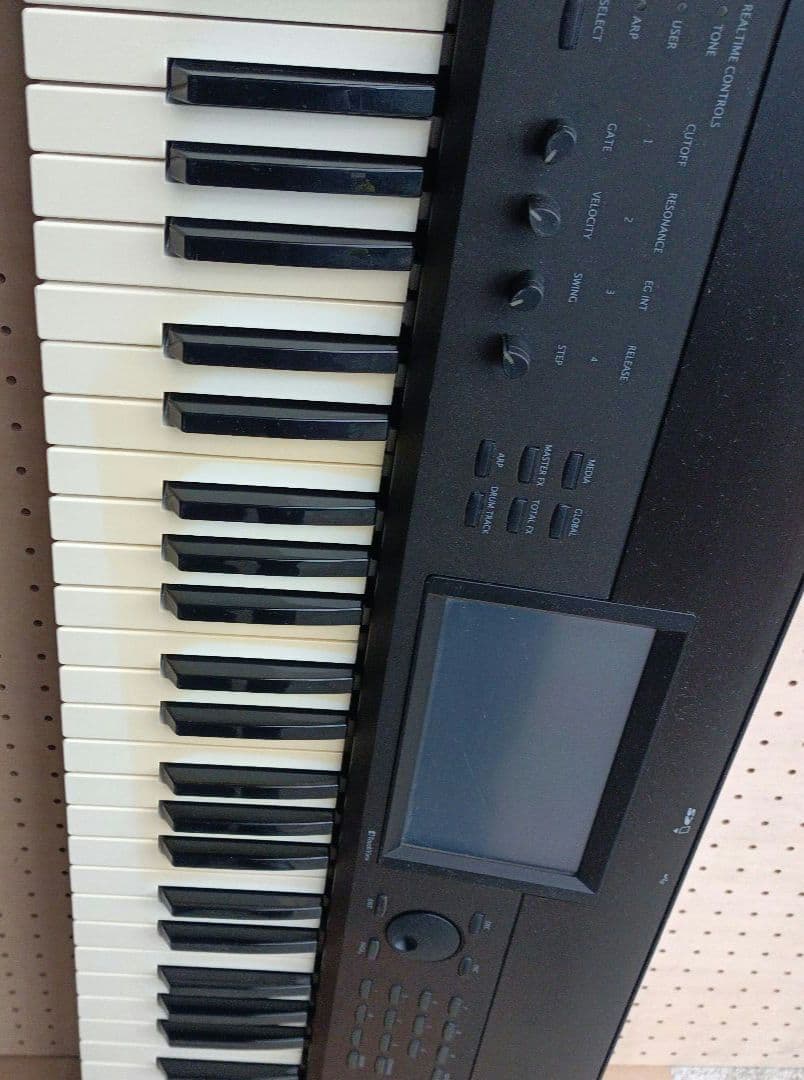 KORG　KROME61鍵盤シンセサイザー