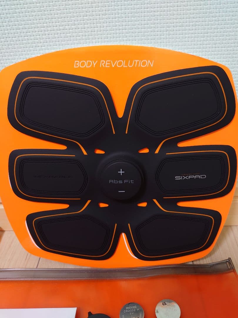 SIXPAD Body EMSトレーニング機器　シックスパッド　2種類