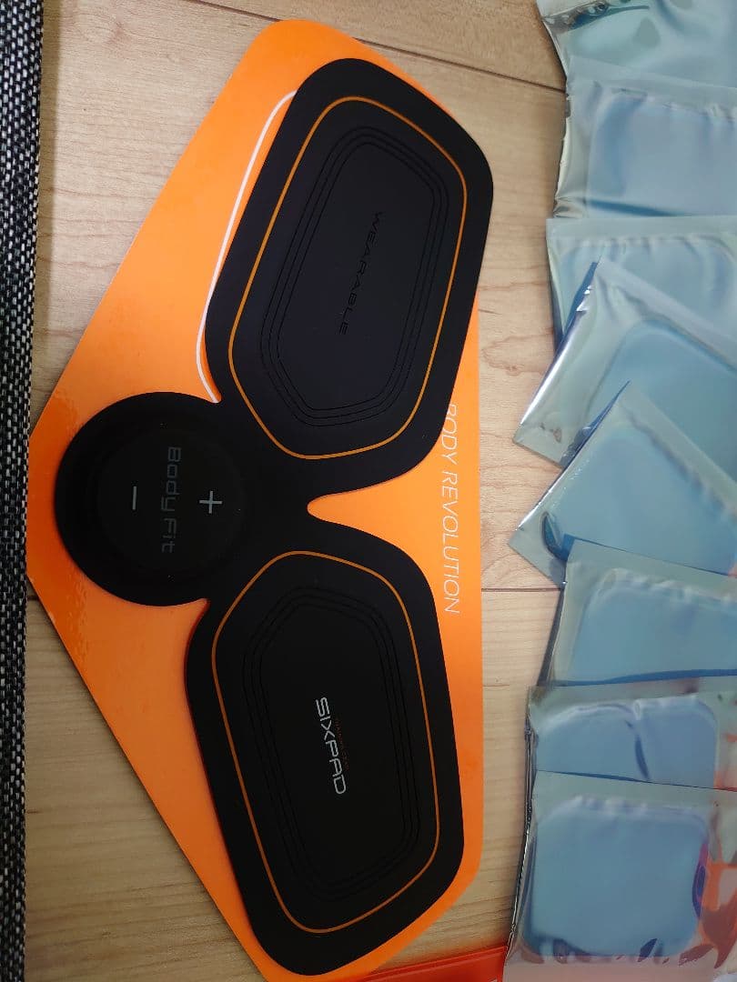 SIXPAD Body EMSトレーニング機器　シックスパッド　2種類