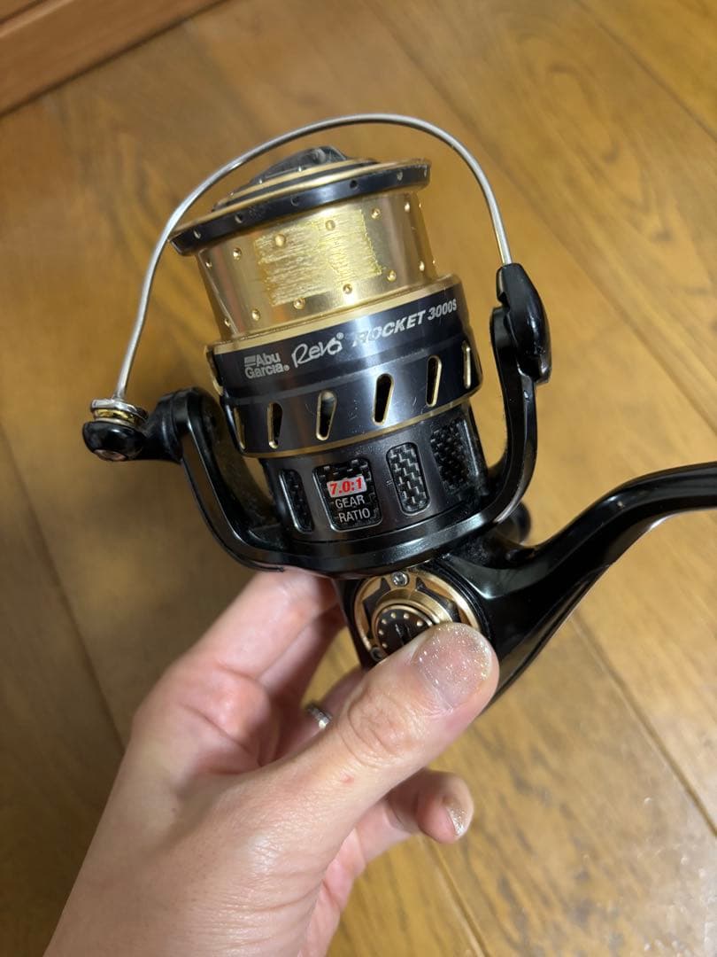 Revo Rocket 3000 スピニングリール ブラック ベール不具合あり