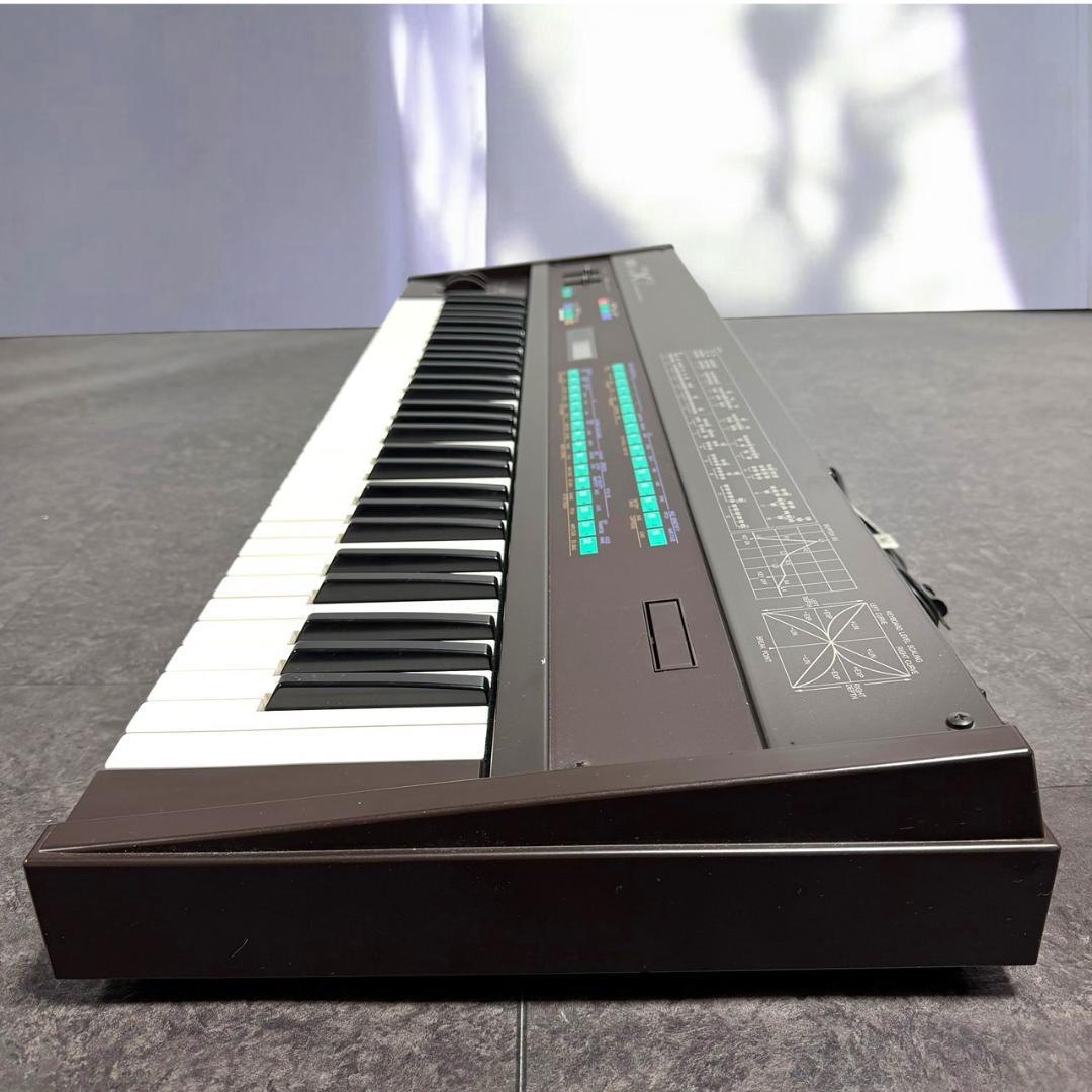 ☆美品 ヤマハ DX7 61鍵 デジタルシンセサイザー 譜面台 説明書付き