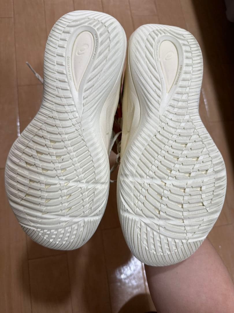 ASICS バスケットボールシューズ ホワイト/レッド
