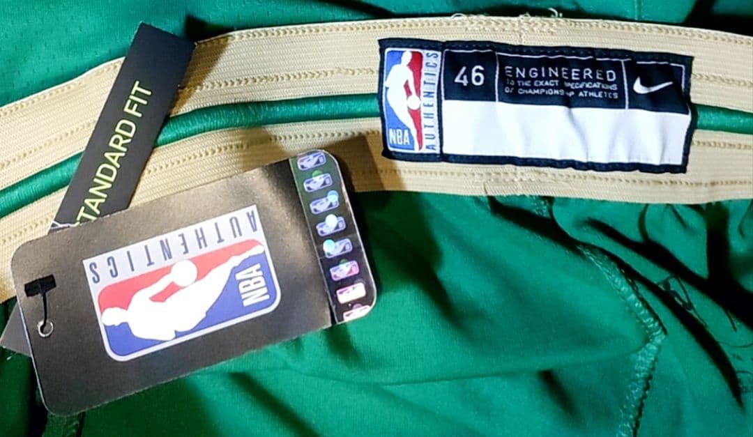 ウェア BOSTON CELTICS official shorts XL