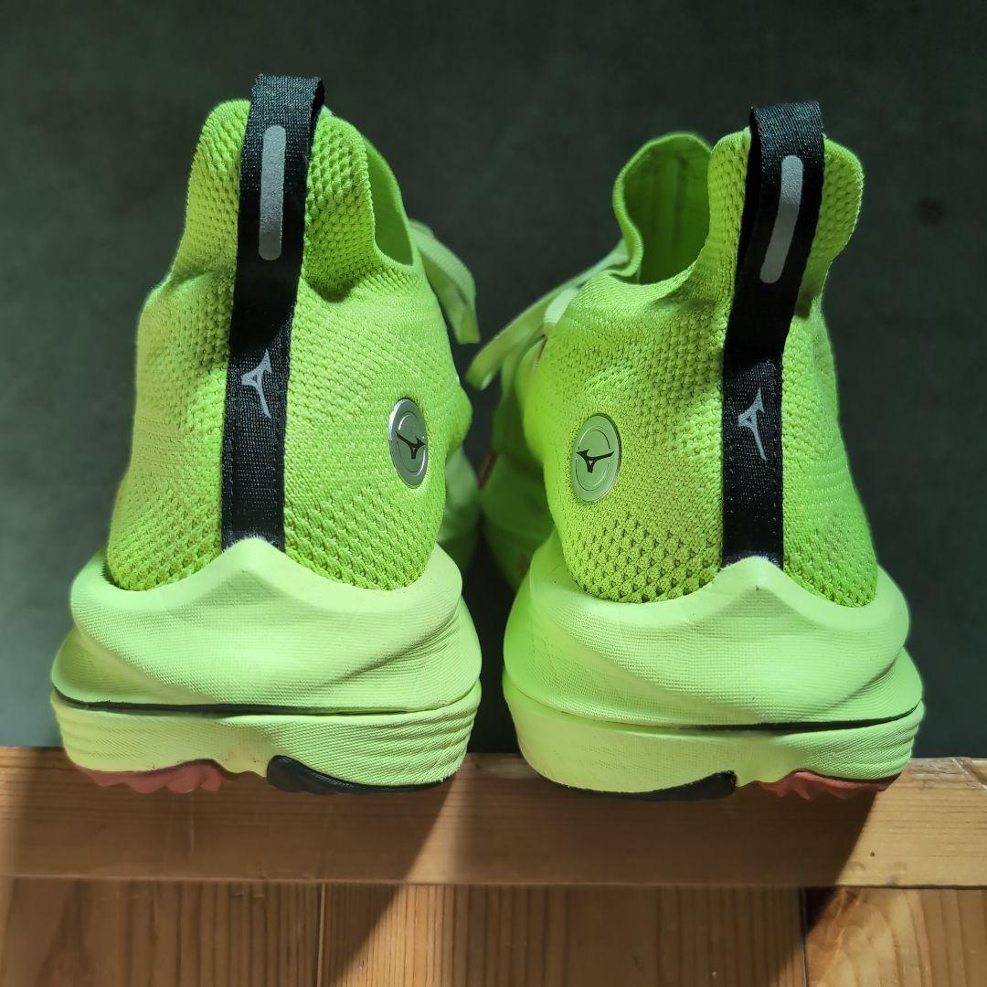 Mizuno NEO VISTAネオビスタ　 ランニングシューズ ネオンイエロー