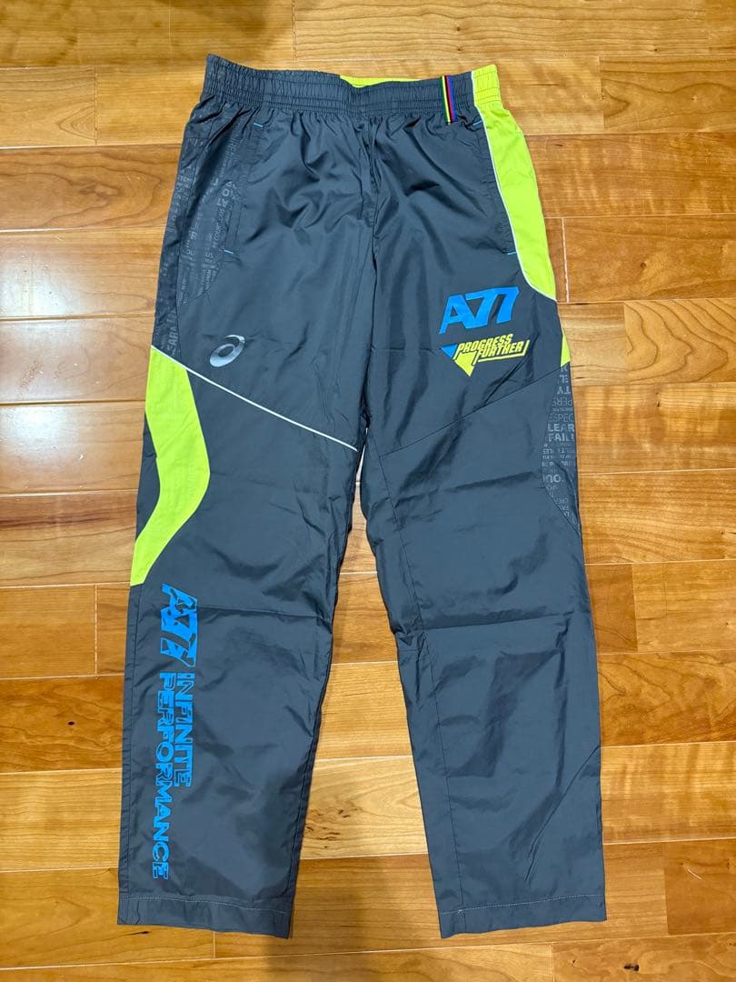 新品同様　アシックス　ナイロンウェアパンツ　上下セット　Mサイズ