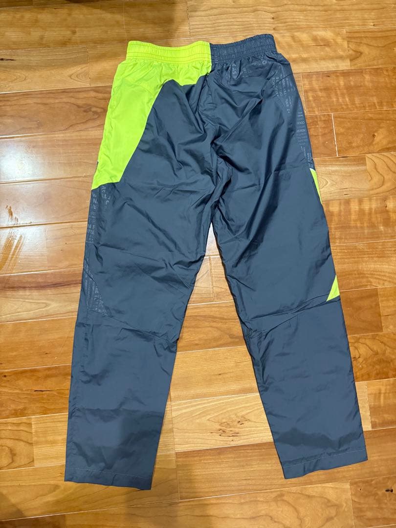 新品同様　アシックス　ナイロンウェアパンツ　上下セット　Mサイズ