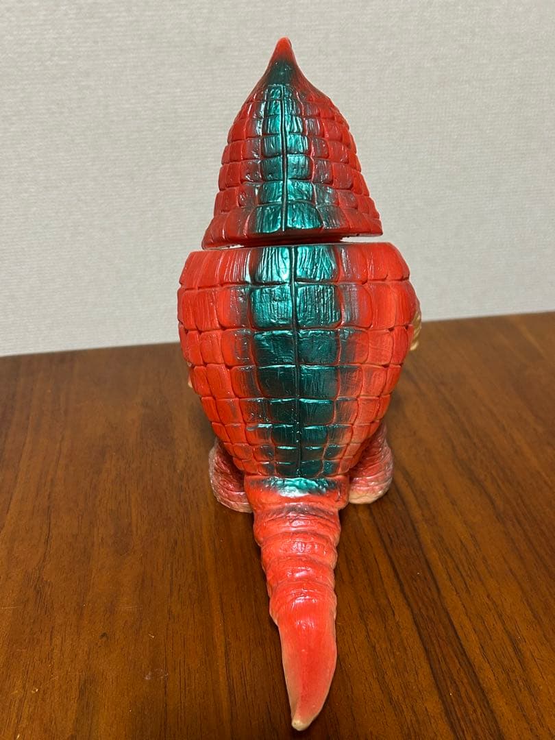 ブルマックPopy怪獣フィギュア 赤と緑の\Harry Orn