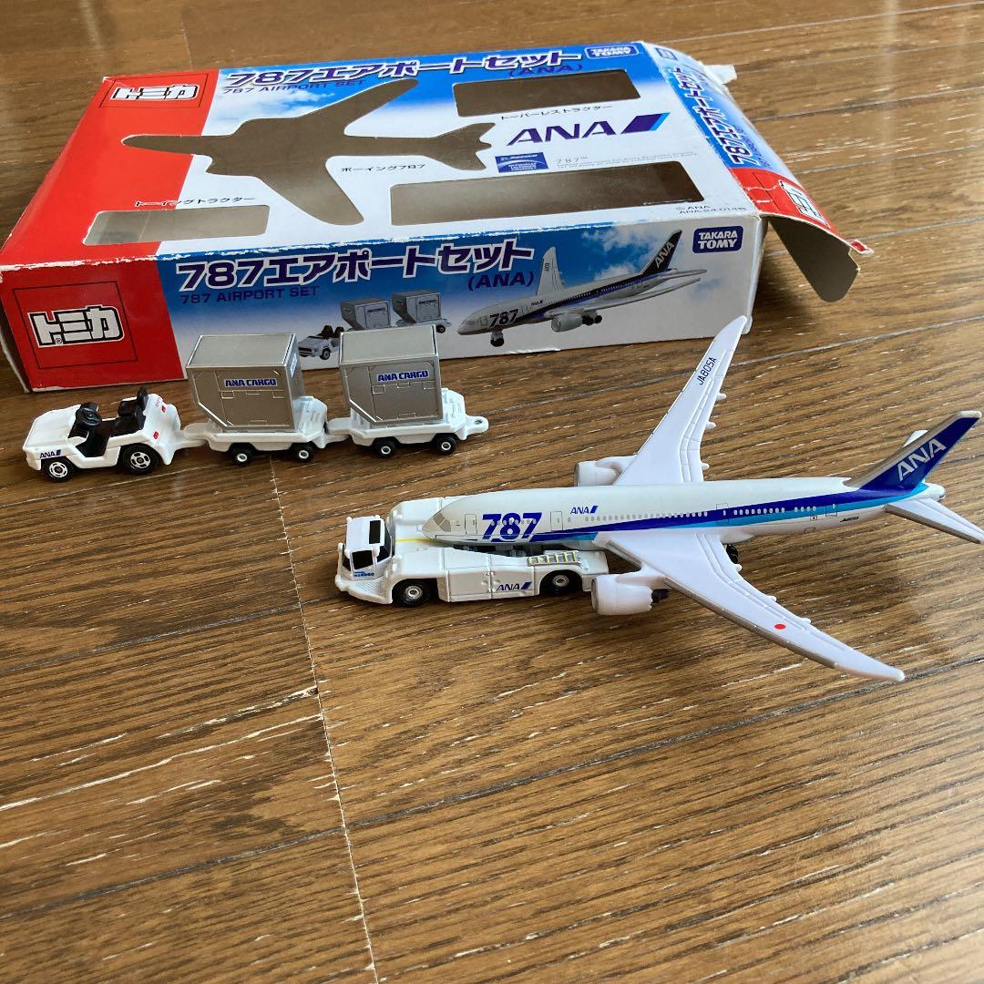 トミカ 787エアポートセット (ANA)