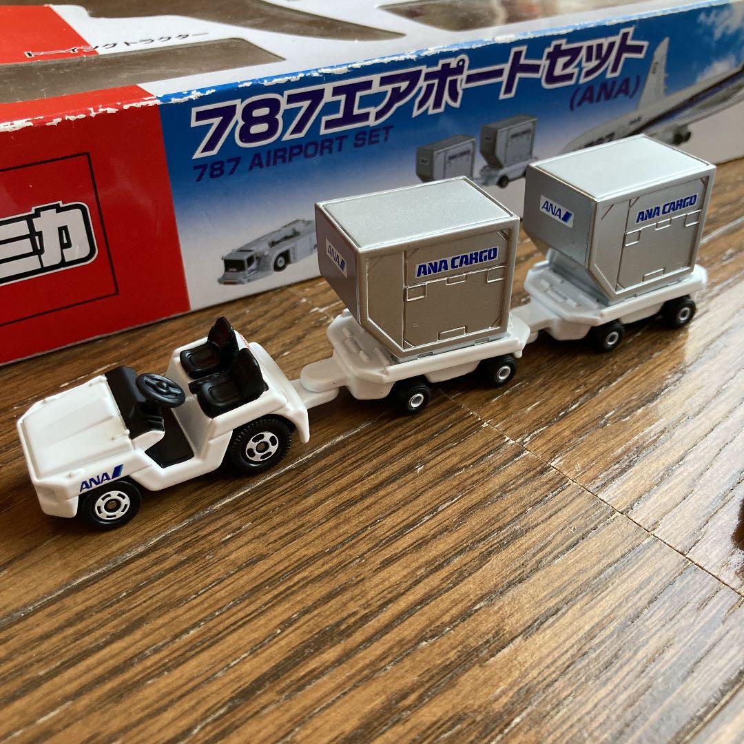 トミカ 787エアポートセット (ANA)