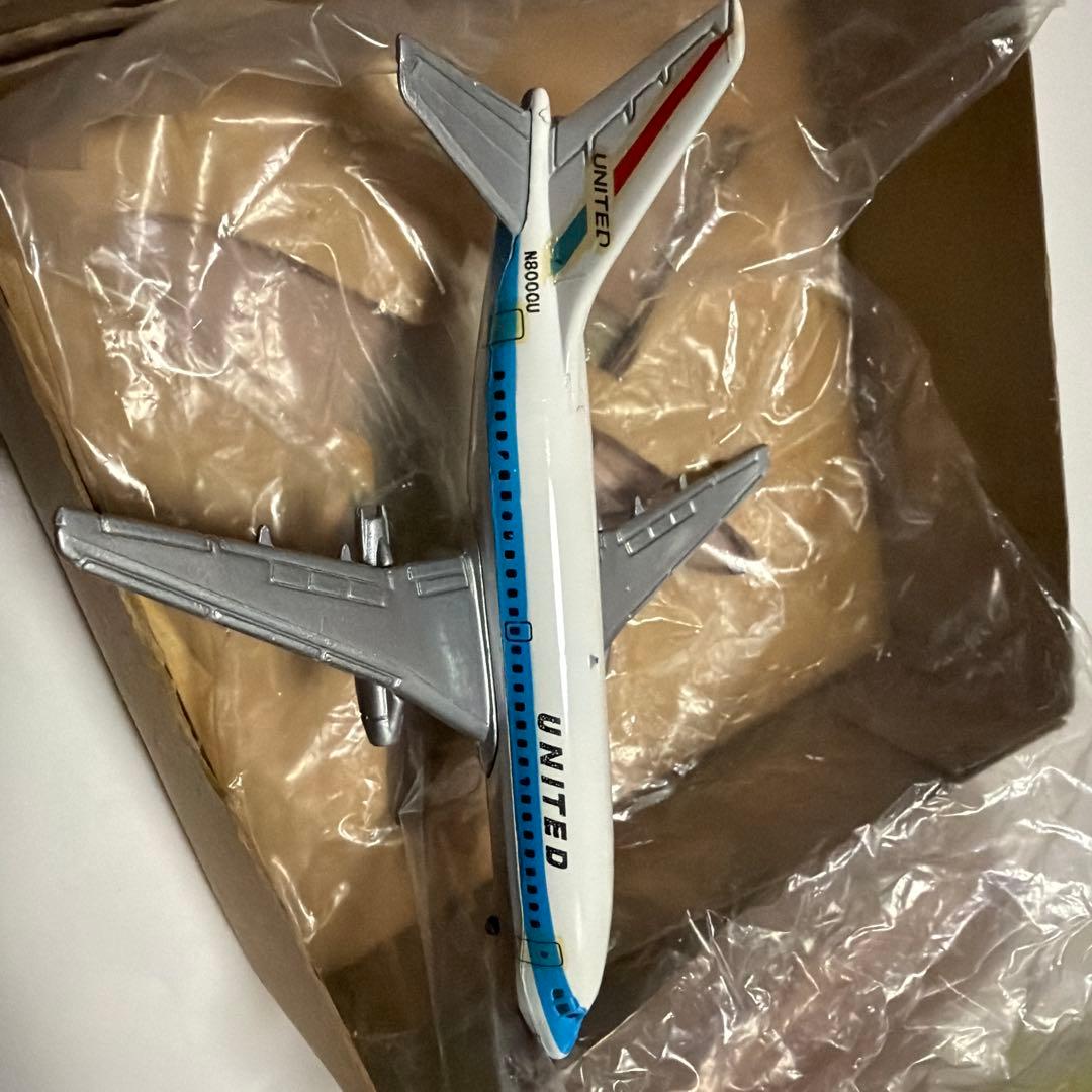 UNITED ボーイング 737 N8000U 飛行機　模型
