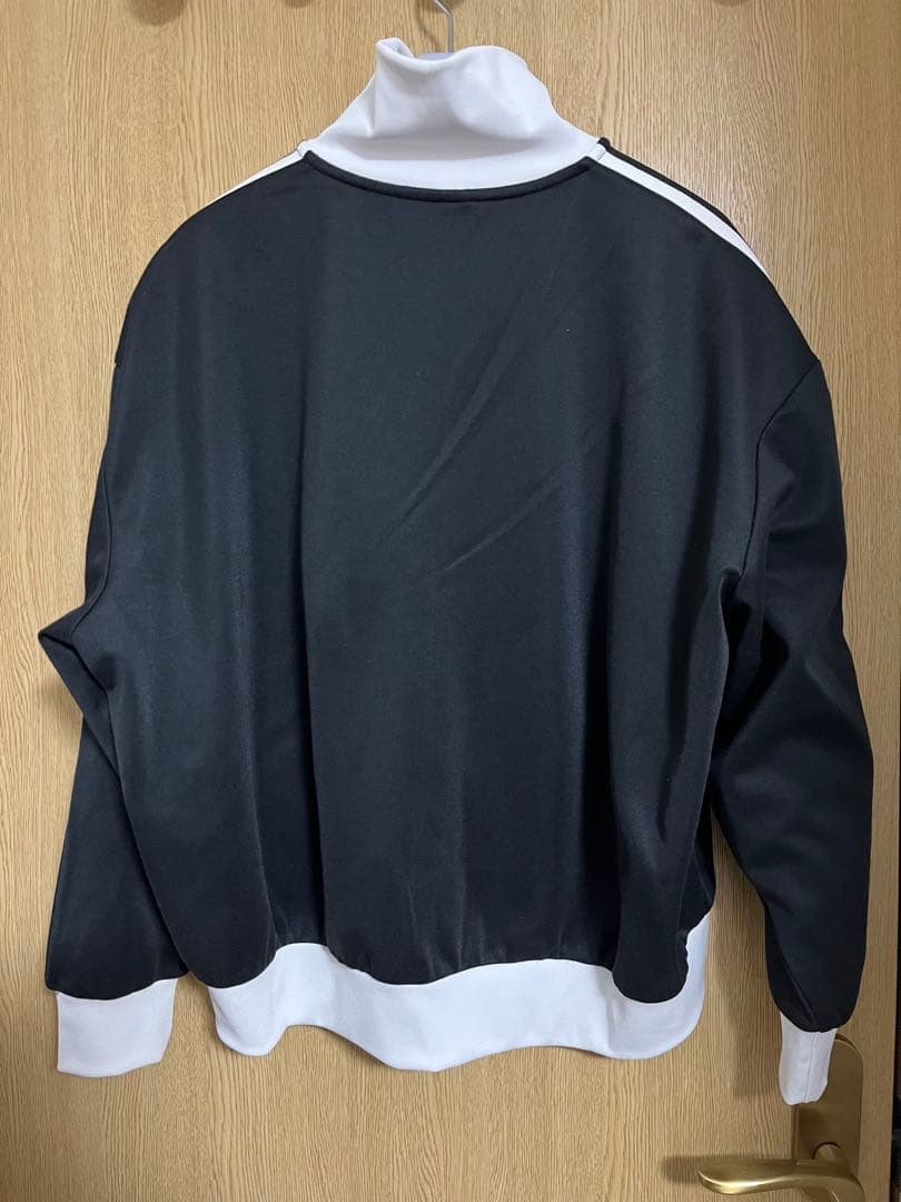 adidas ショート丈トラックジャケット