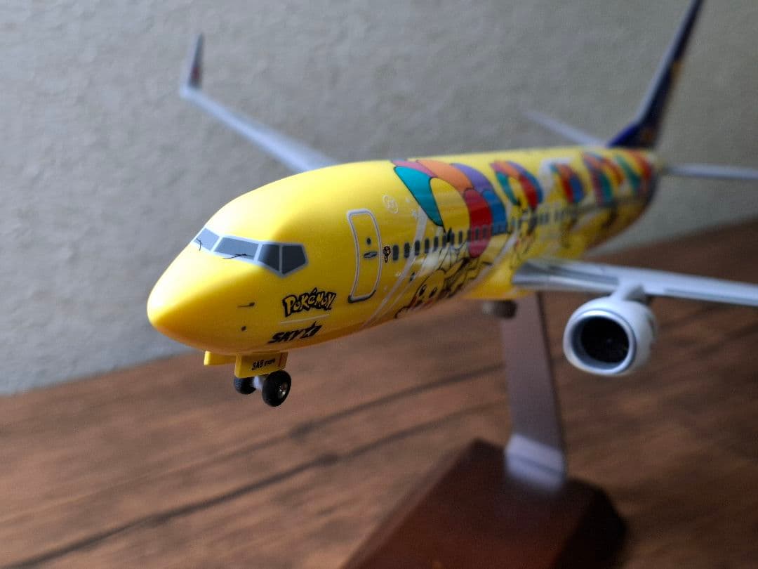 ピカチュウジェット 737-800