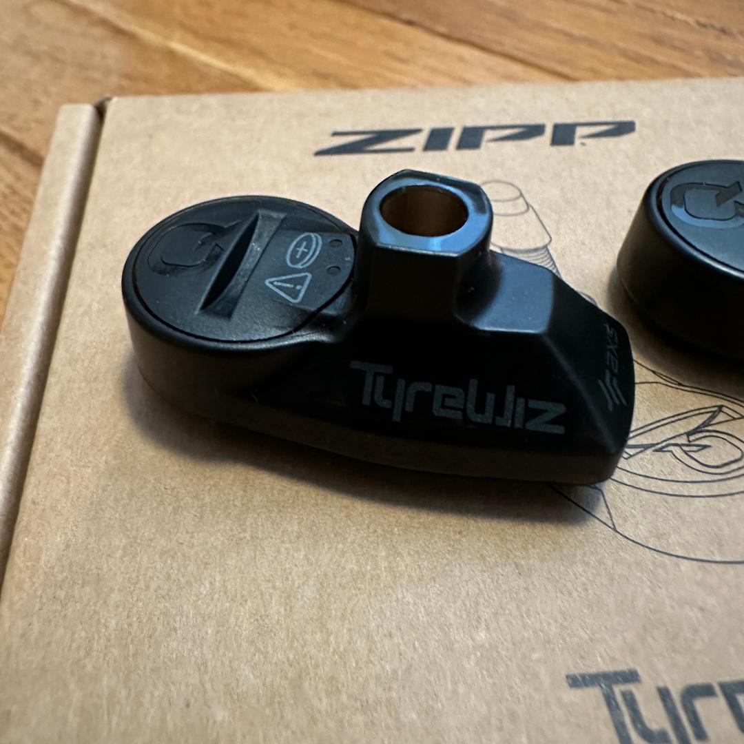 ZIPP QUARQ TyreWiz2.0 タイヤ空気圧センサー + Valve