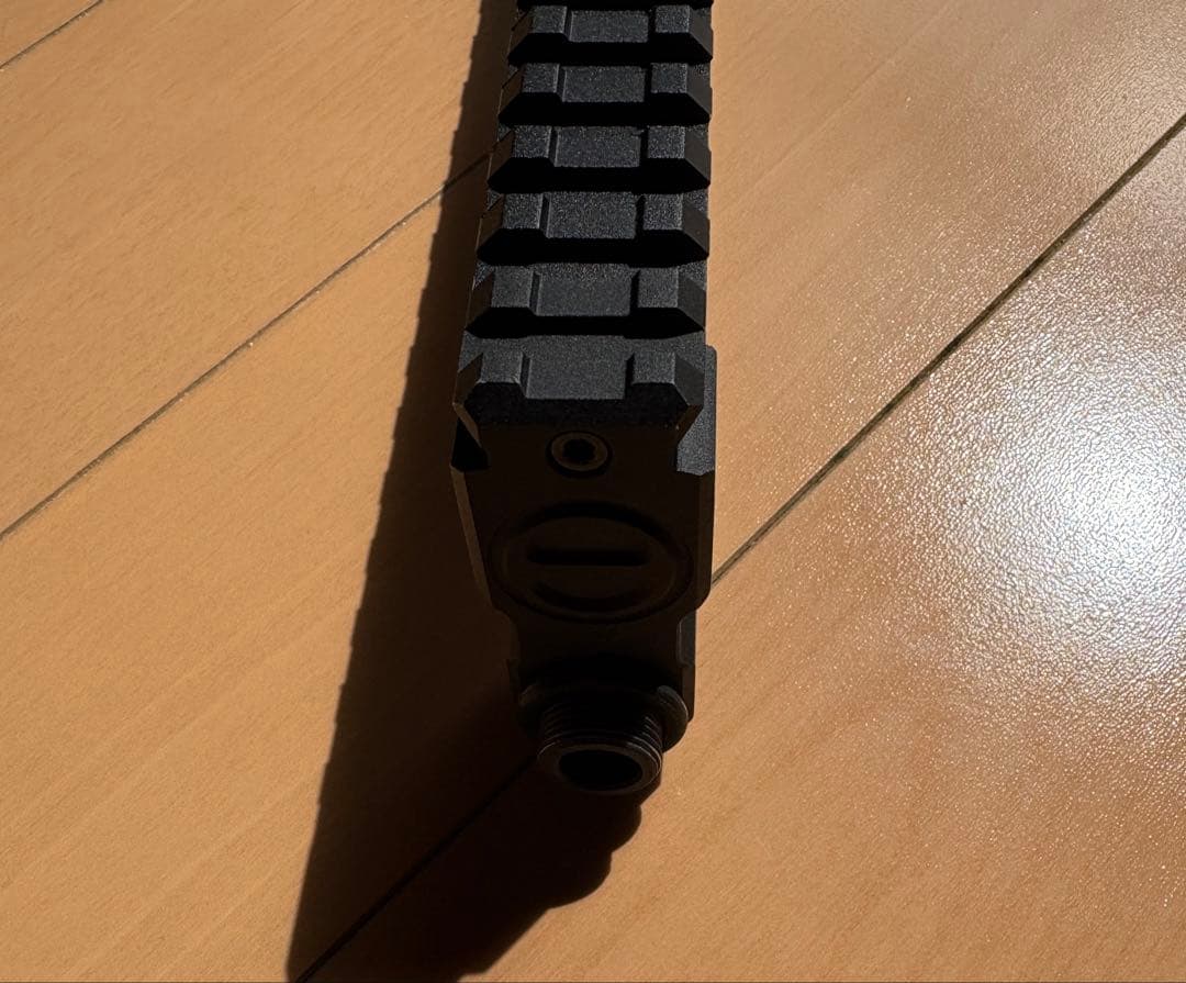 【極美品】LayLax 次世代MP5用レイルスリーブ