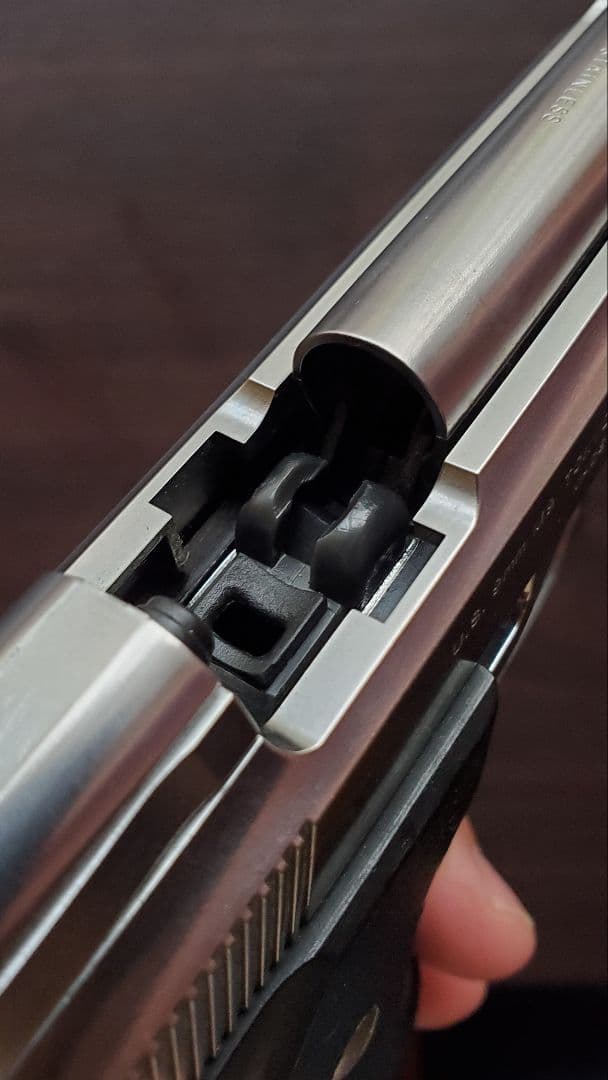 ともき　東京マルイ M92F クロームステンレス ガスブローバック