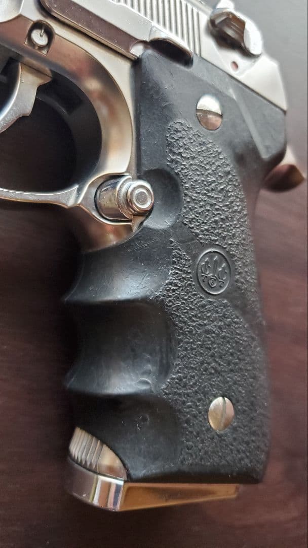 ともき　東京マルイ M92F クロームステンレス ガスブローバック