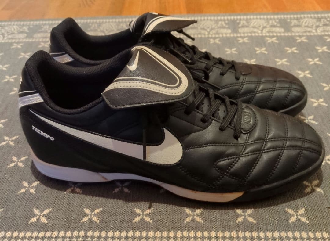 【美品】NIKE ティエンポ 2010 サッカーシューズ