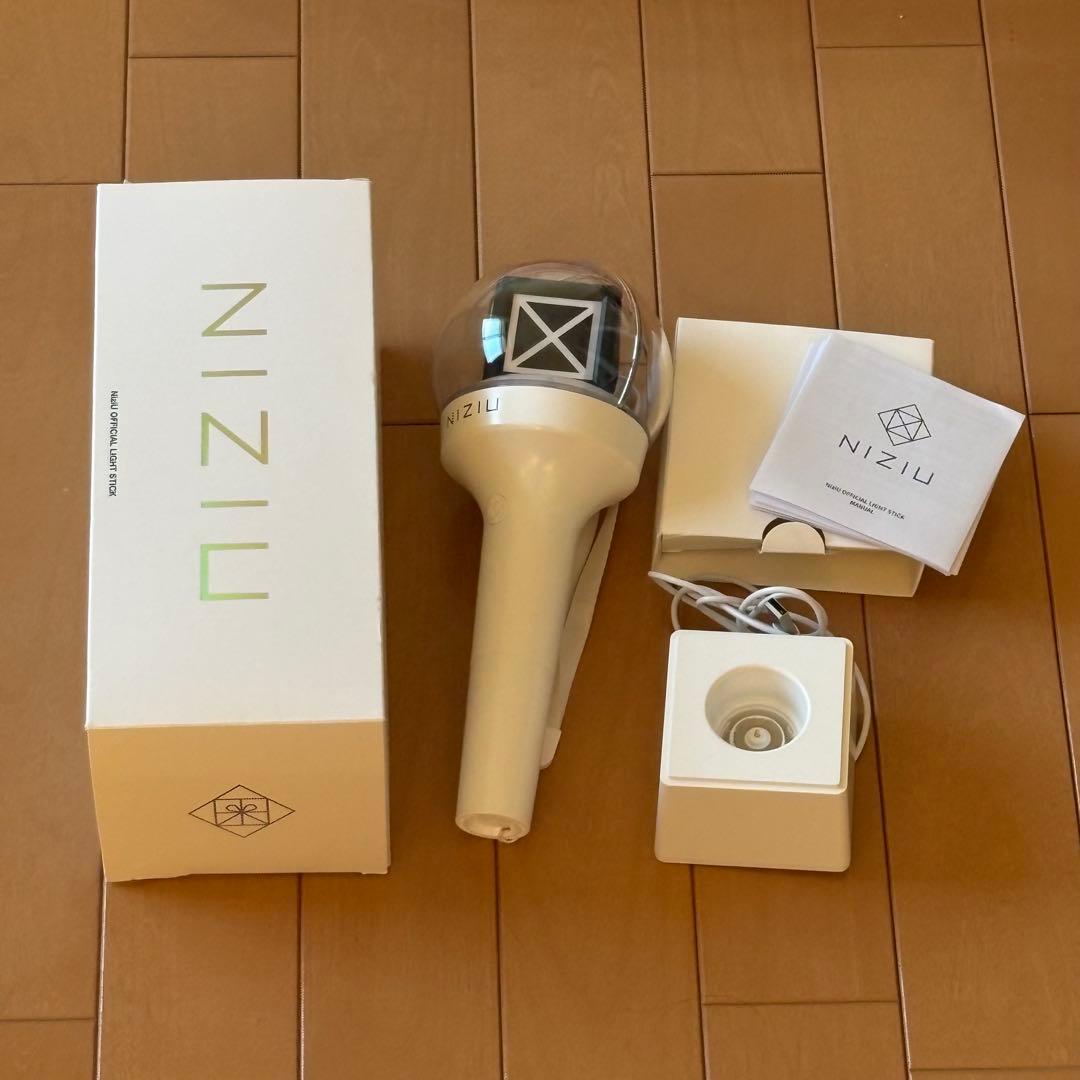 NiziU 初Liveツアーペンライトスティック