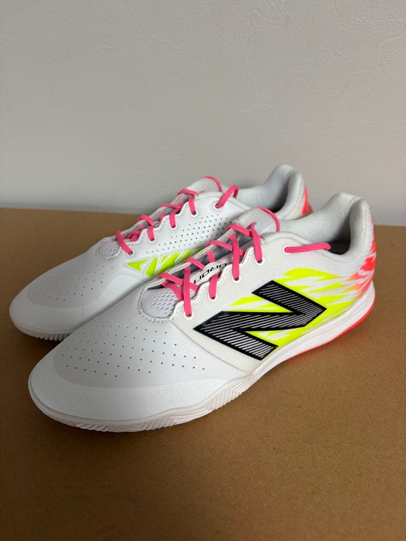 【最終値下げ】海外限定New Balance FURON iN V8