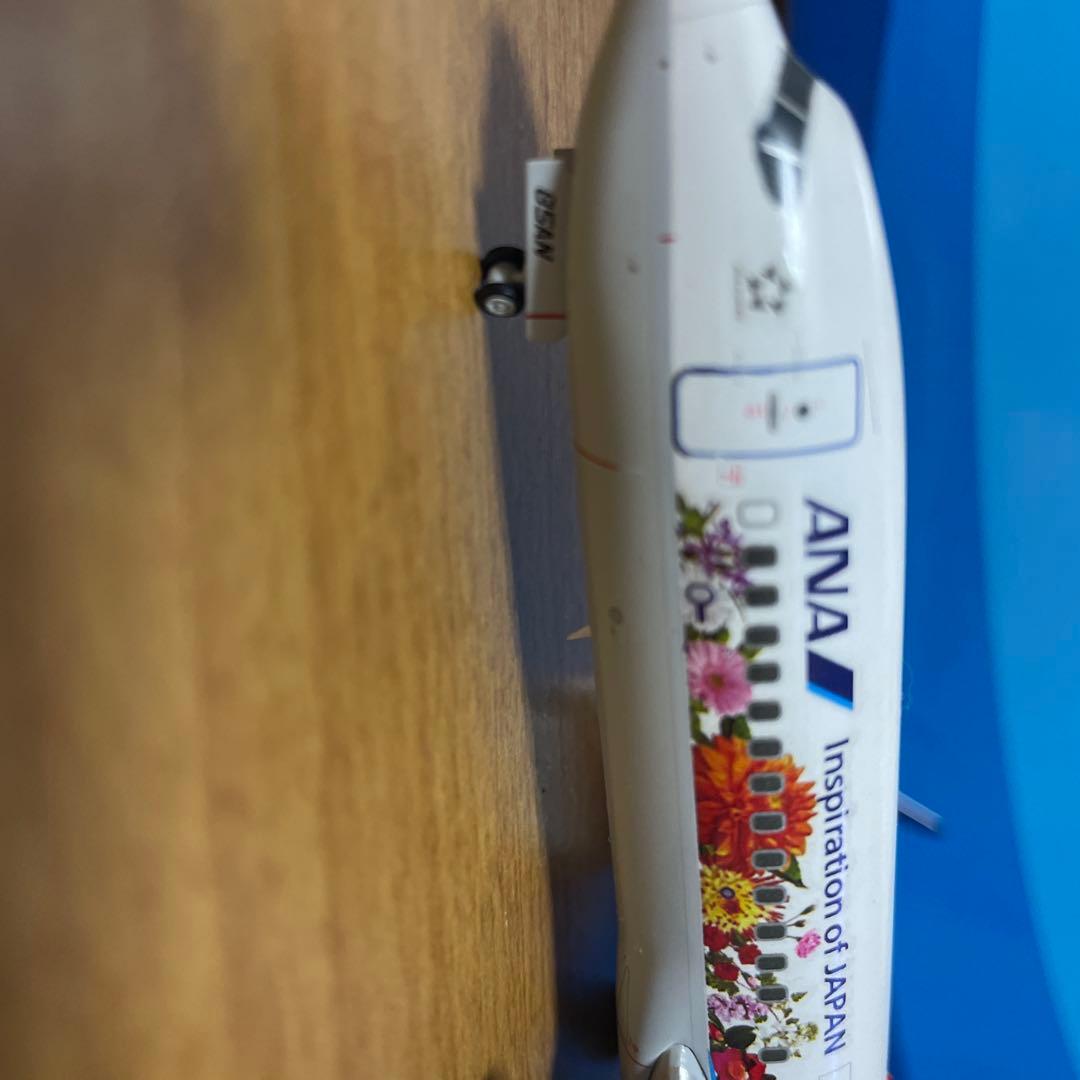 希少ANA Boeing 737-800 フラワージェット1/200