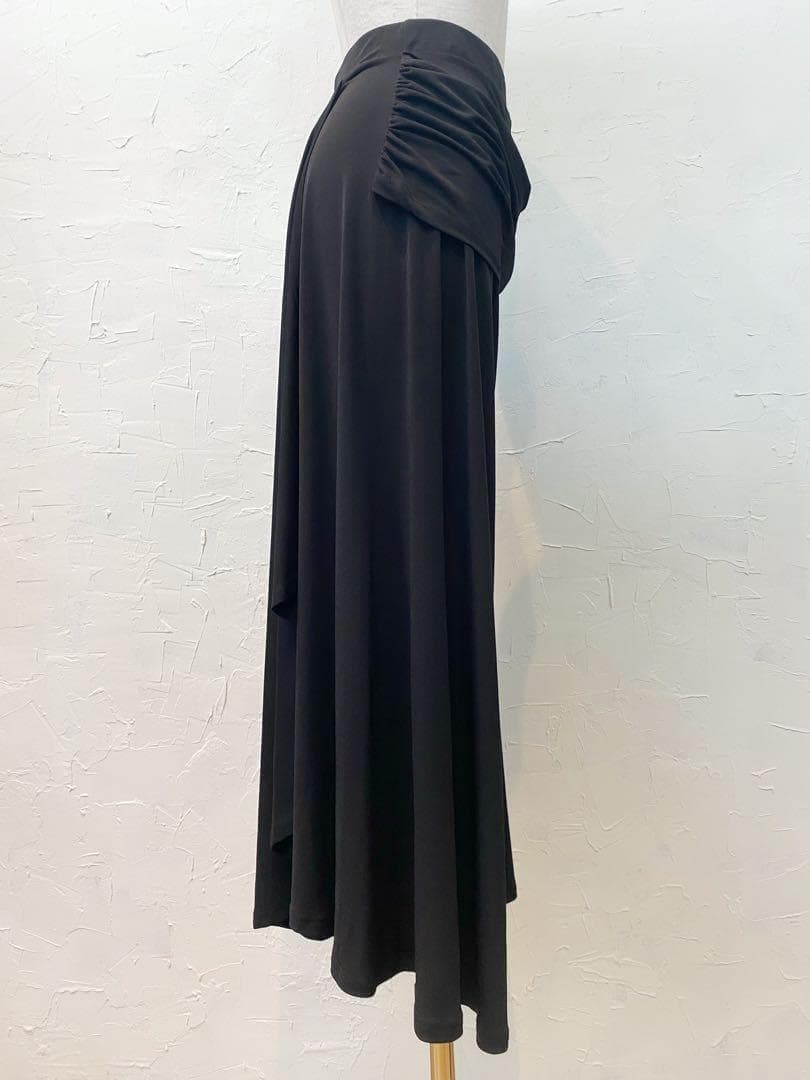 【スカートっぽい】新品　社交ダンスラップ式ワイド フレアー パンツ 黒 ｒ31
