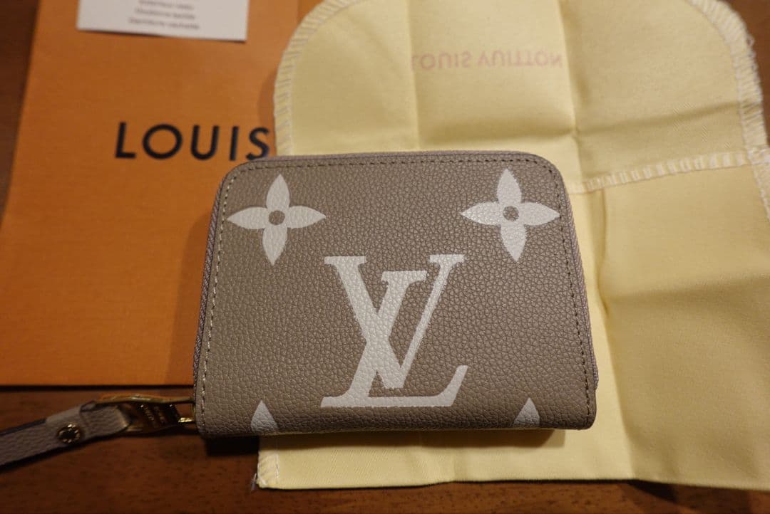 Louis Vuitton モノグラム ケース　財布
