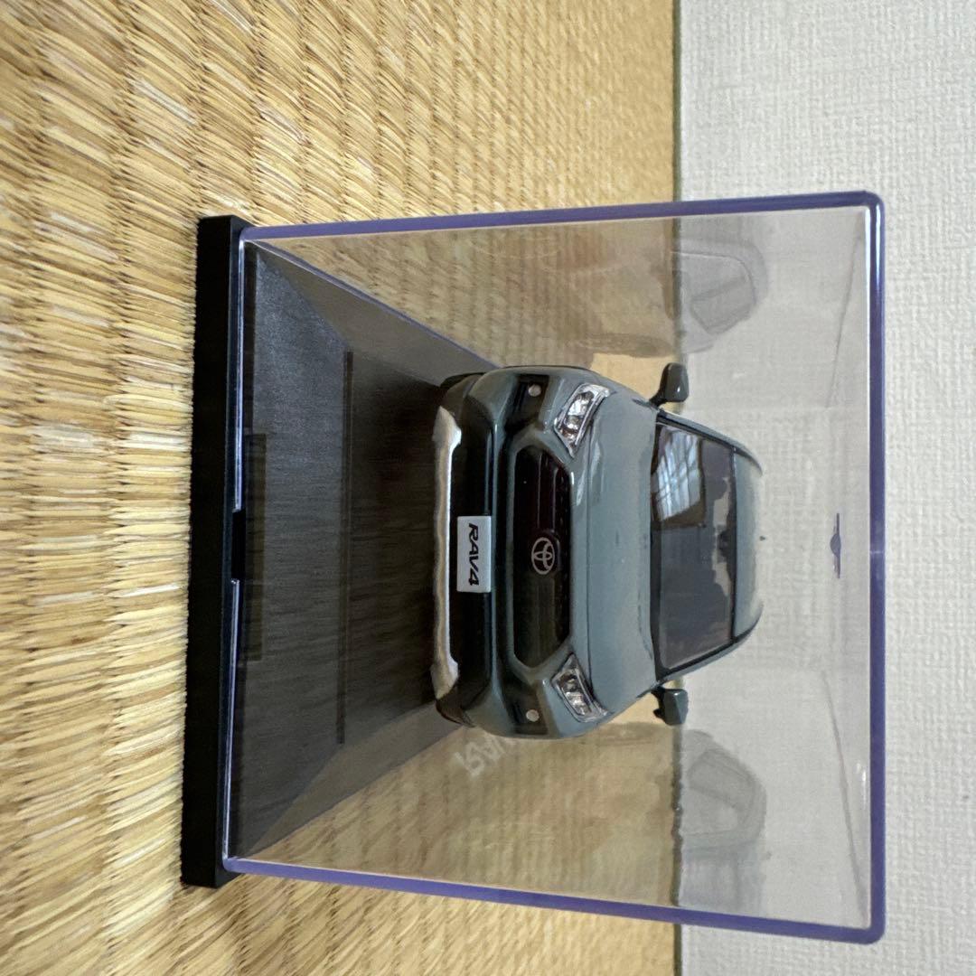 RAV4 ミニカー グレー 透明ケース付き　トヨタ限定非売品