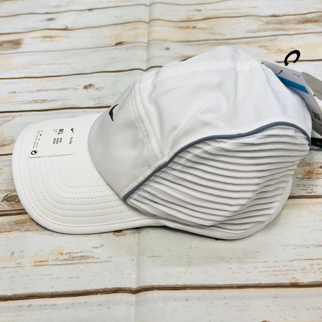 ナイキ　ランニングキャップ　白　M/L 新品