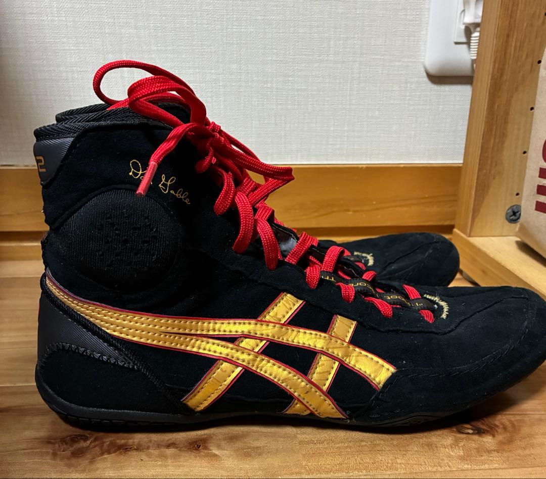 ASICS レスリングシューズ ハイカット　ほぼ新品