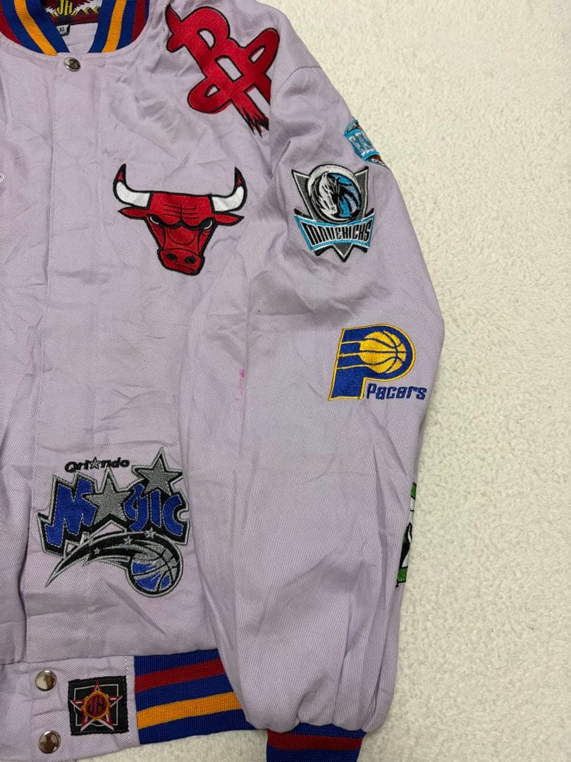 ナ*ニ様 NBA チーム刺繍アウタージャケット 薄紫色