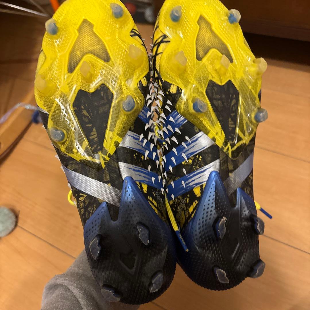 adidas PREDATOR FREAK.1 FG サッカースパイク　23.5