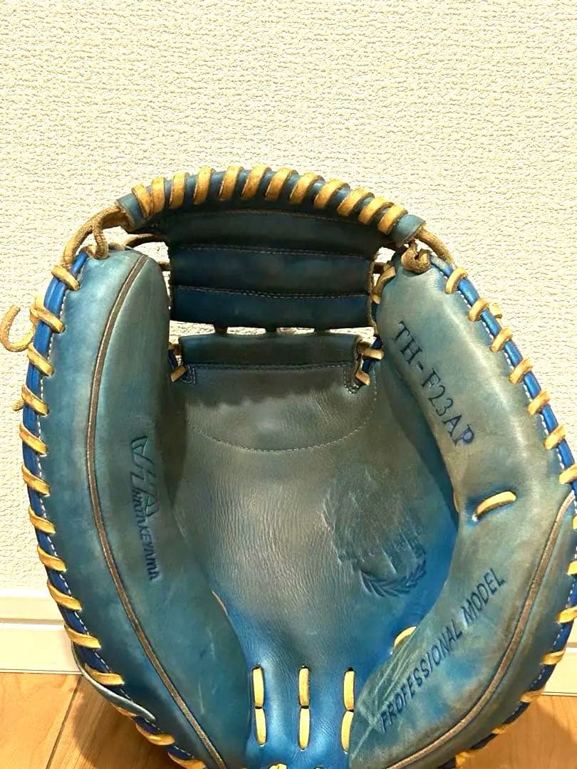 ハタケヤマ　軟式キャッチャーミット　伏見寅威モデル