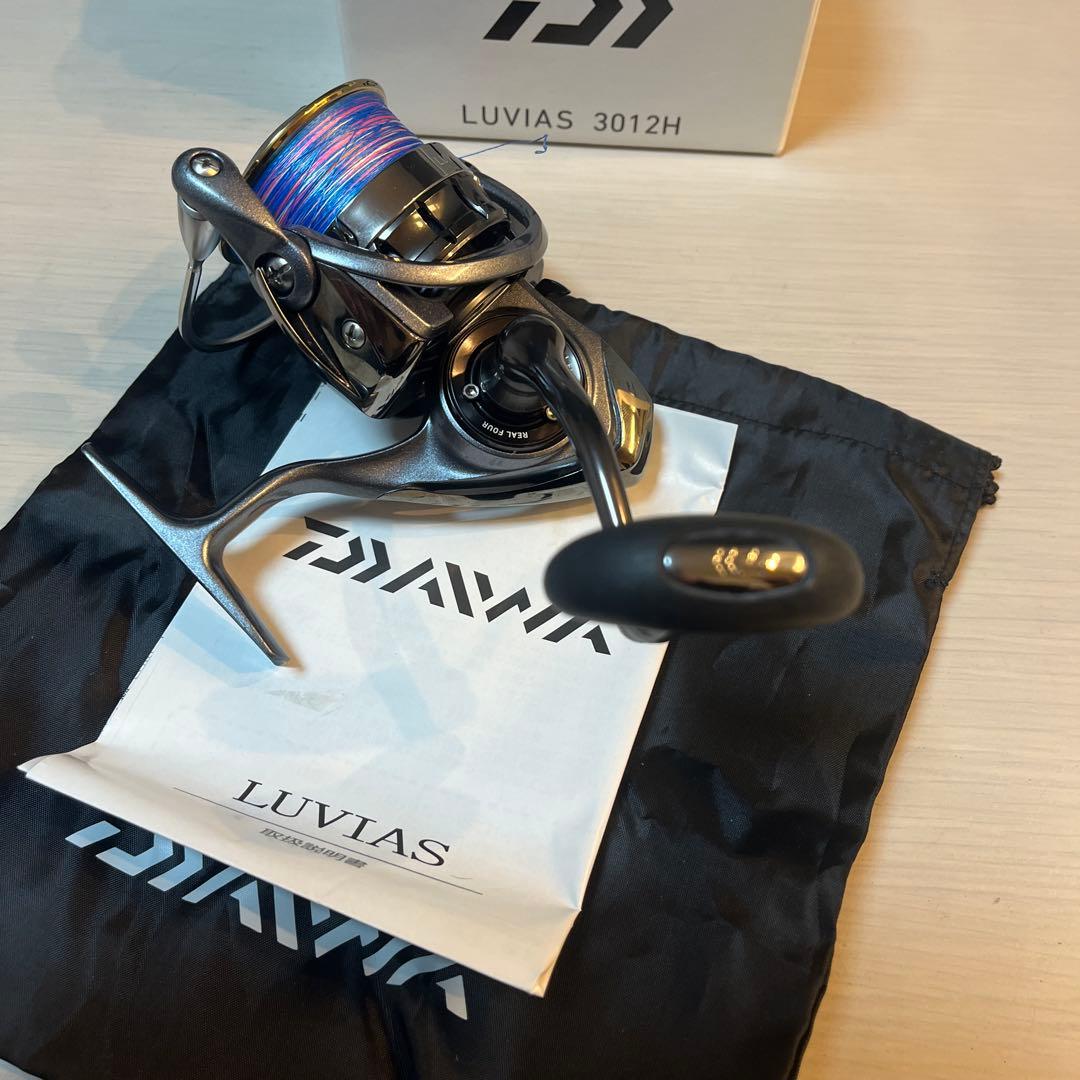 Daiwa LUVIAS 3012H スピニングリール
