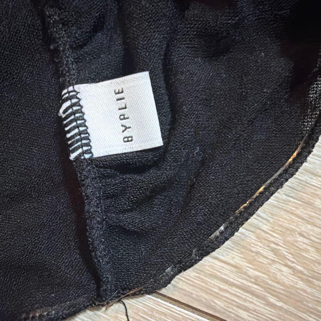 Byplie バイプリエ　ニットシャーリングシュラグ　黒　バレエ　トップス