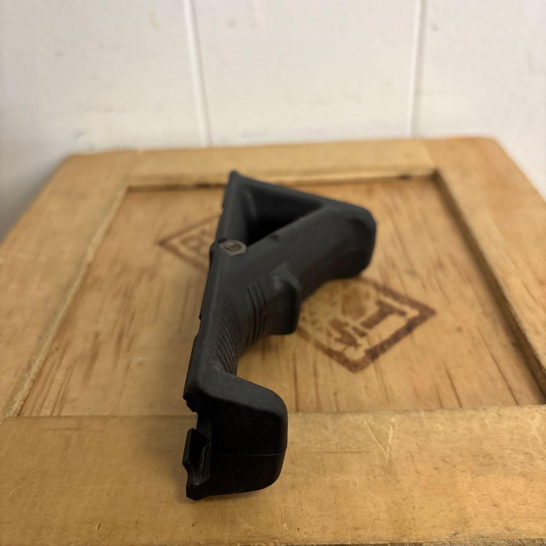 米軍　USA製 MAGPUL マグプル　アングルフォアグリップ AFG−2