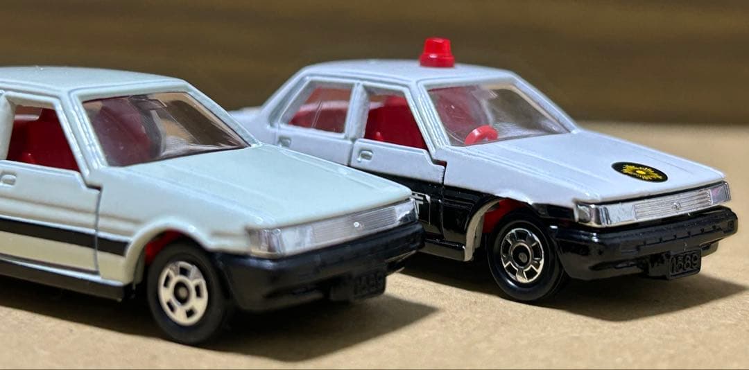 トミカ トヨタ カローラ 4ドアセダン 2台セット