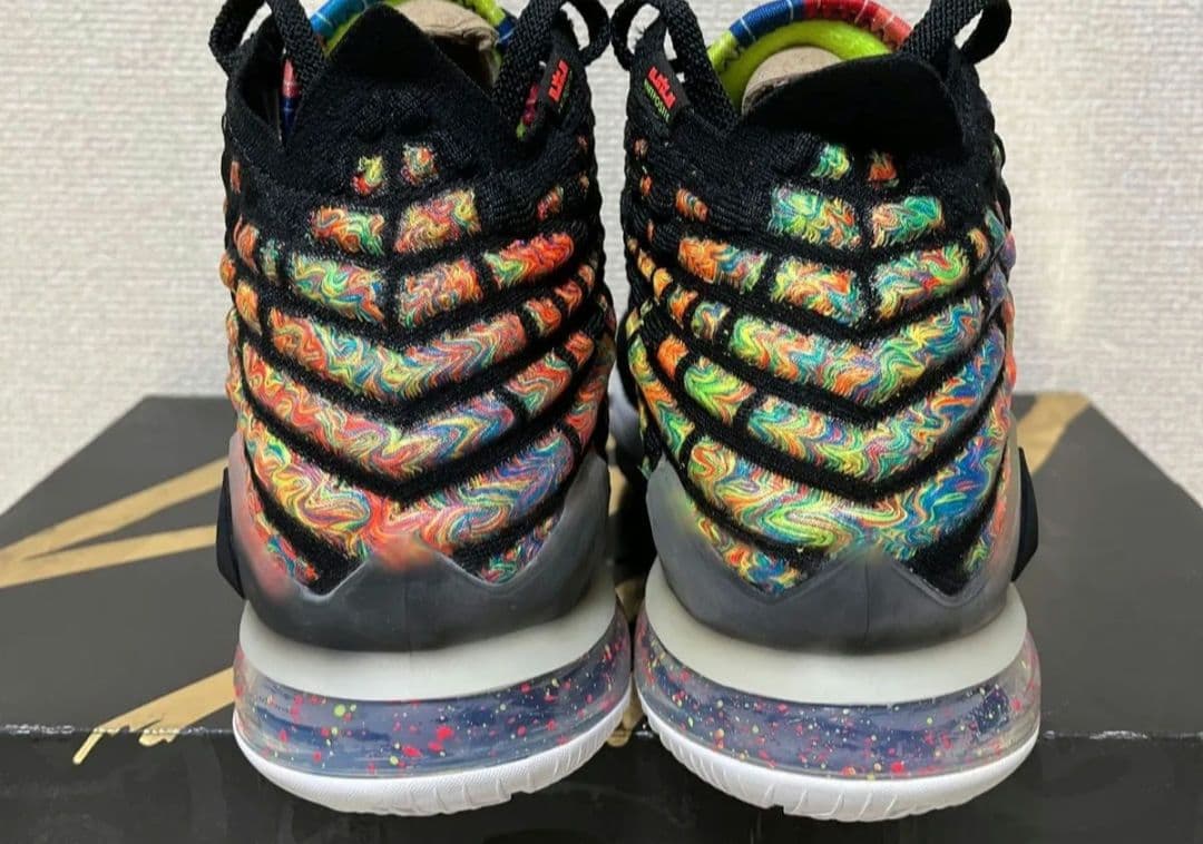 NIKE LeBron 17 JAMES GANG ブラック/マルチカラー