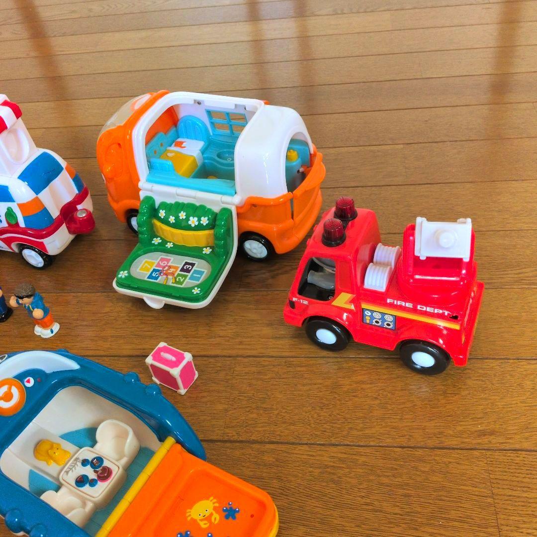 WOW Toys ワオトイズ　消防車　船　車セット　知育玩具　仕掛おもちゃ　海外