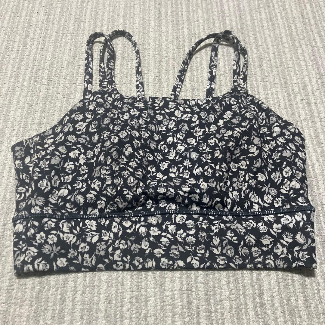 emmi yoga 花柄スポーツブラとレギンスセットアップ